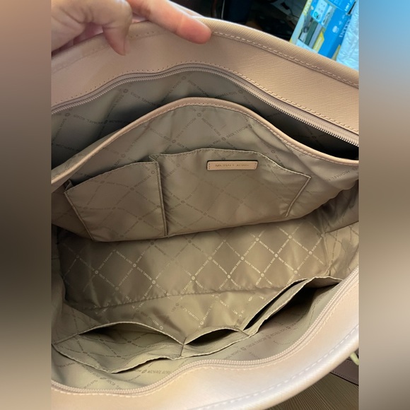 Michael Kors large pink laptop tote bag - Picture 5 of 8